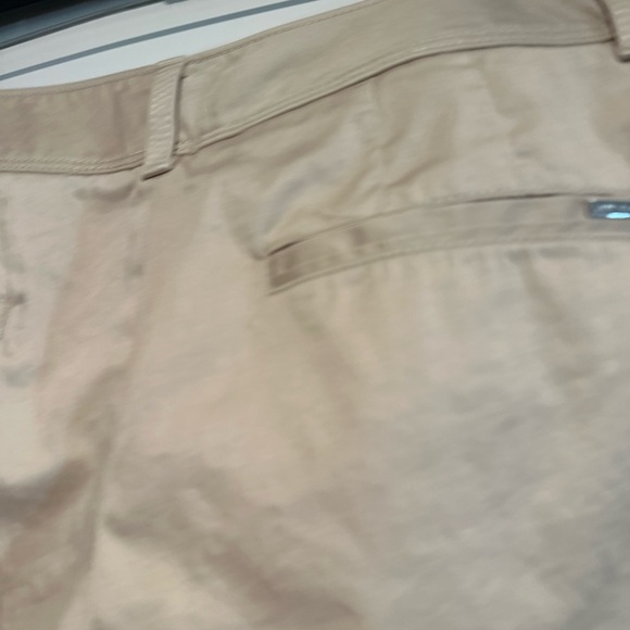 White House Black Market sz: 14 Tan cotton/ Spandex. Slight Sheen. Shorts. - Picture 13 of 14